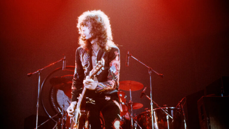 How Much is Led Zeppelin member Jimmy Page’s Net Worth?
